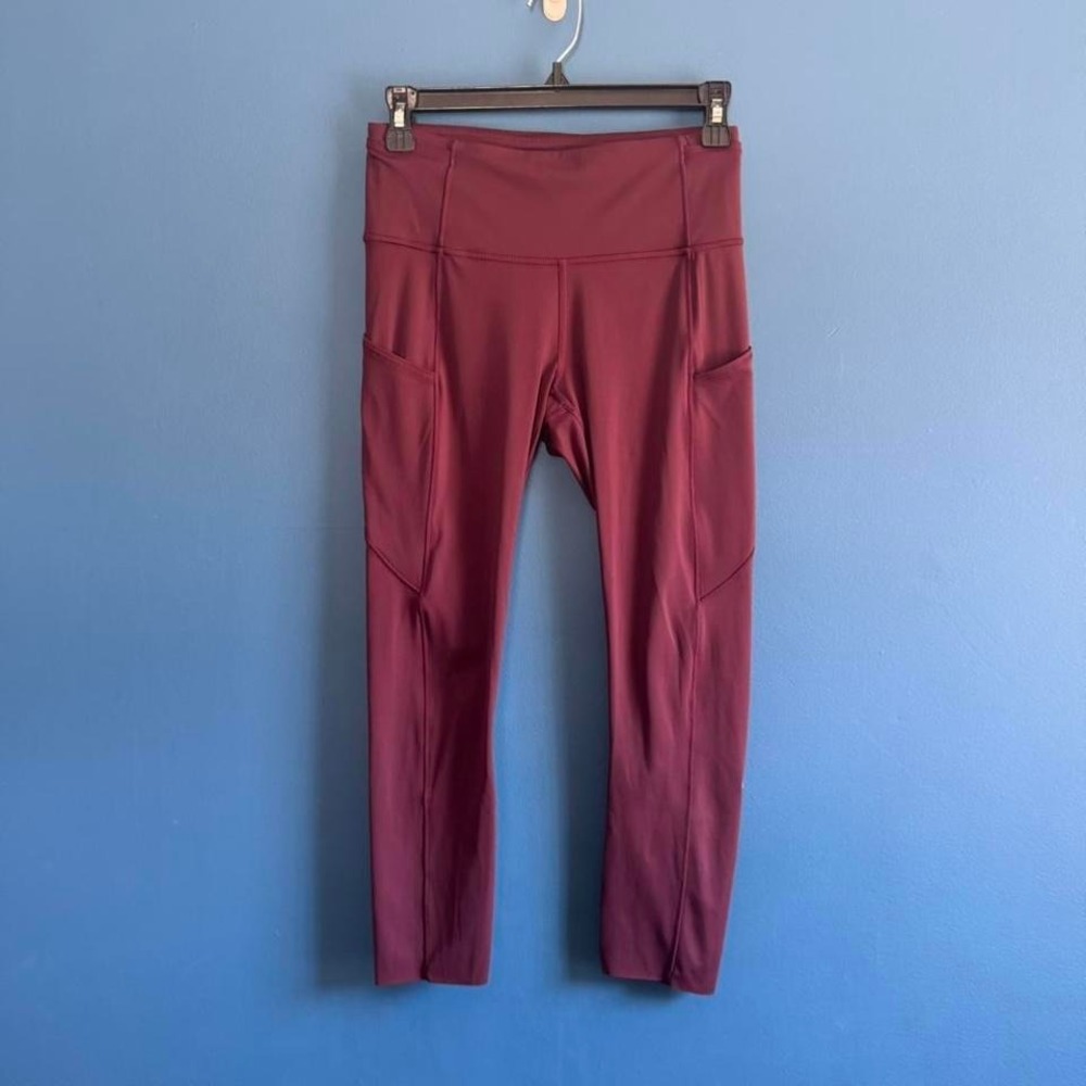 Lululemon Burgundy Crop Leggings Women's Size 6 Maroon Purple Yoga Pilates Gym